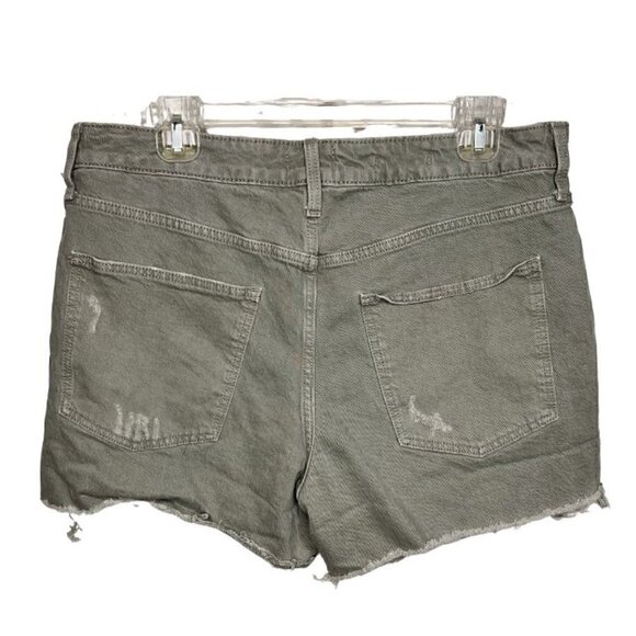 Universal Thread Gray Vintage Midi Distressed Jean Shorts (Womens 14) - Picture 2 of 5